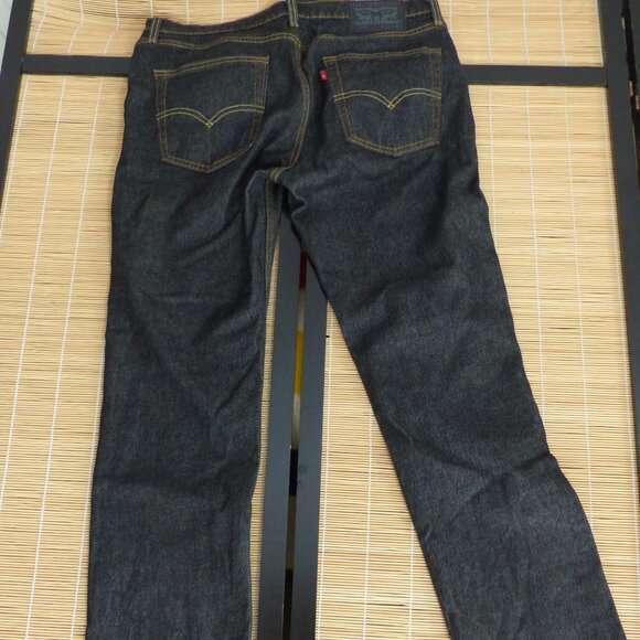 Men's Levi Jeans - Picture 2 of 4